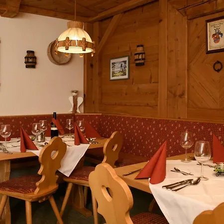 Almstueble Bergfrieden Hotel 2*